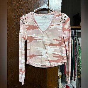 Glitz Pink and White Camo Lace Up V-neck Long Sleeve Top Woman’s Size Small